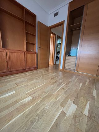 Acuchillado y barnizado de suelos de madera