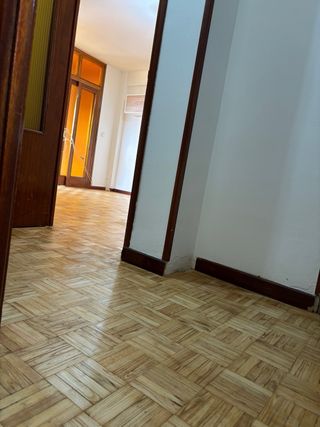 Acuchillado y barnizado de suelos de madera