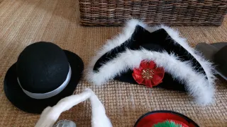 Accesorios Disfraz: sombreos, espada, escudo...