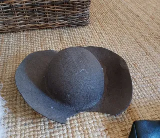 Accesorios Disfraz: sombreos, espada, escudo...