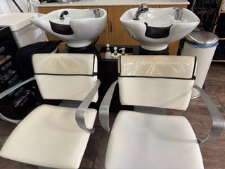 2 lavacabezas y 3 sillones peluquería