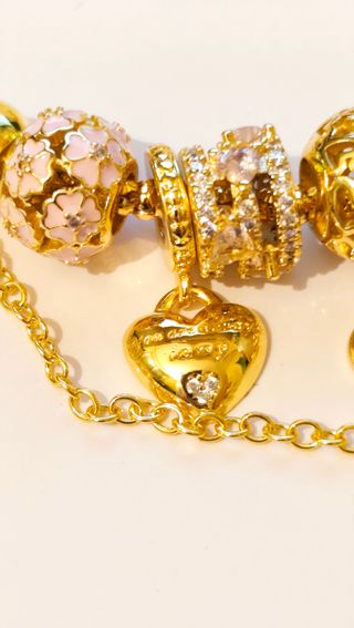 Pulsera y Cuentas Bañadas en Oro