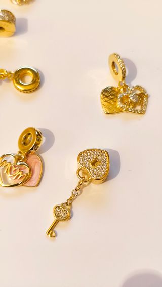 Pulsera y Cuentas Bañadas en Oro