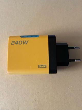 Cargador 240W GaN