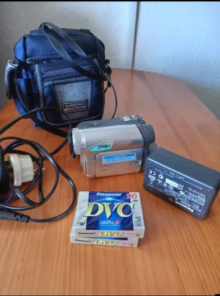 Videocámara Panasonic NV-GS17 + Accesorios