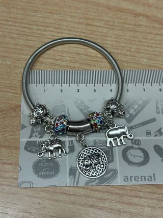 Pulsera elástica con dijes de elefante