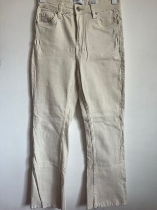 Pantalón campana Bershka beige