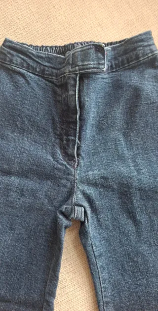 Jeans Benetton bambina 82 cm.