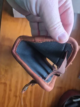 Carrillera de cuero para rifle.