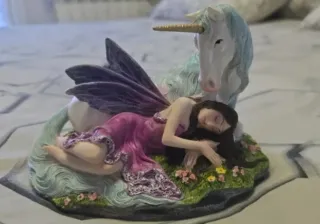 Figura Hada y Unicornio Durmiendo