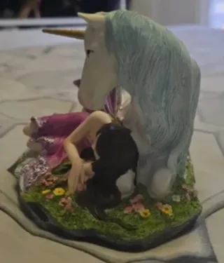 Figura Hada y Unicornio Durmiendo