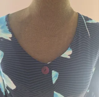 Vestito corto con laccio in vita