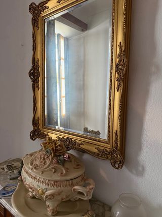 Mueble recibidor con espejo y mármol