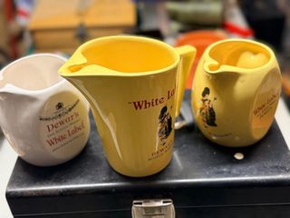 Jarras de whisky Dewar's White Label