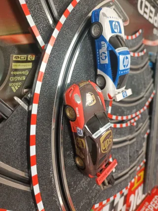 2 Coches Scalextric Compact 1/43 HP y UPS