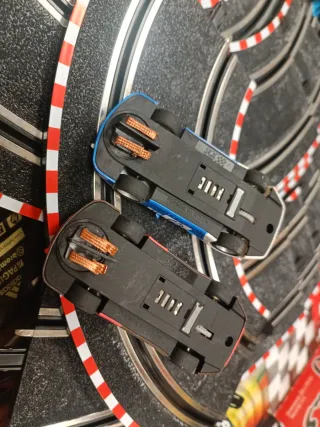 2 Coches Scalextric Compact 1/43 HP y UPS