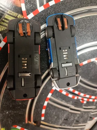 2 Coches Scalextric Compact 1/43 HP y UPS