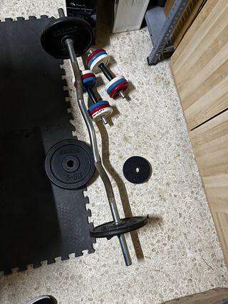 Barra Z con discos y mancuernas pack entero