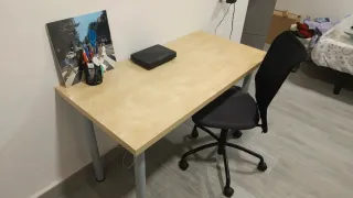 Escritorio y silla de oficina