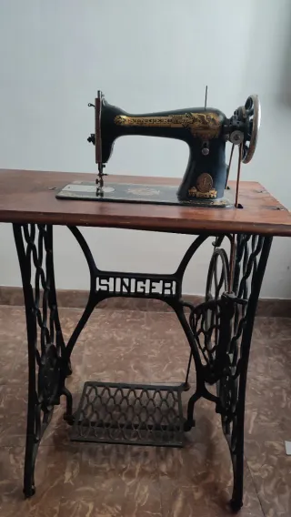 Máquina de coser Singer antigua