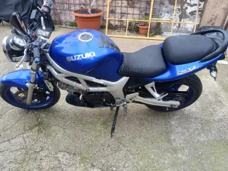 Suzuki SV650 Naked limitada