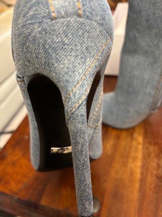 Stivaletti Guess in denim tacco