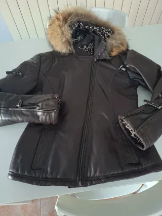 Cazadora mujer de piel muy calentita esta forrada