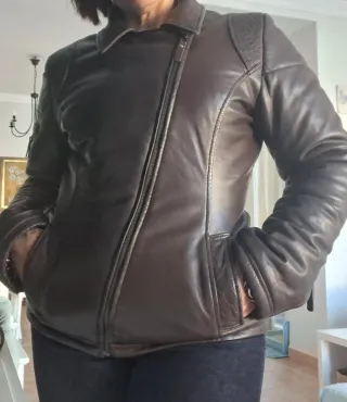 Cazadora mujer de piel muy calentita esta forrada