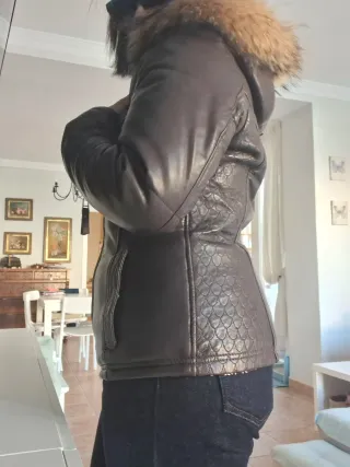 Cazadora mujer de piel muy calentita esta forrada