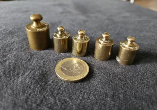 Set pesi bilancia vintage in ottone