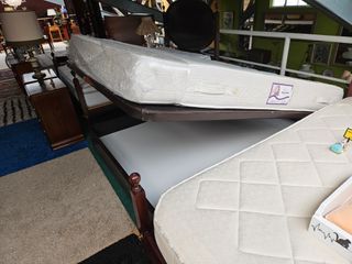 Sommier casal com arrumação e colchão