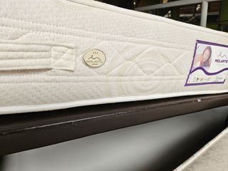 Sommier casal com arrumação e colchão