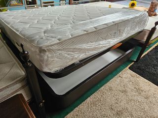 Sommier casal com arrumação e colchão