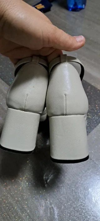 Scarpe donna eleganti con fibbia dorata