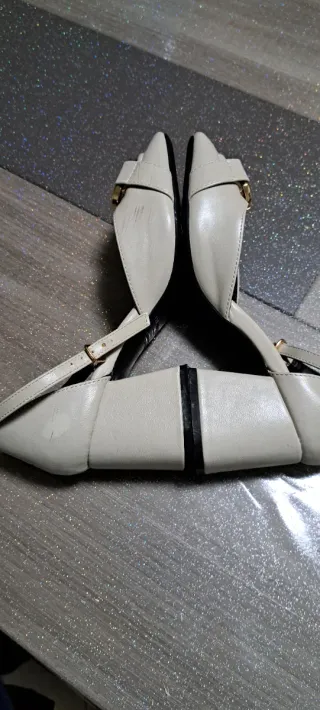 Scarpe donna eleganti con fibbia dorata