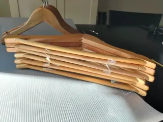 12 Perchas madera infantiles