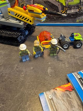 Lego City 60122 Excavadora Volcánica