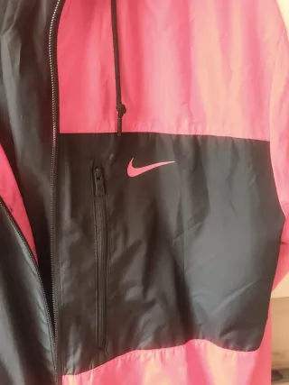 Chaqueta Nike Talla L Roja y Negra