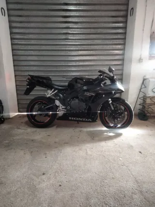 Honda CBR 1000rr Sportbike Negra