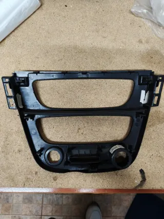 Moldura Radio/Climatizador Megane 3/Fluence