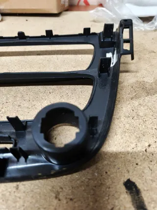 Moldura Radio/Climatizador Megane 3/Fluence