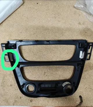 Moldura Radio/Climatizador Megane 3/Fluence