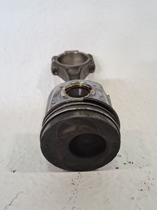 PISTON VOLKSWAGEN GOLF V BERLINA (1K1) (5)