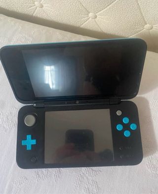 Nintendo 2DS XL Nero + Giochi e Accessori
