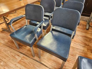 Cadeiras vintage - Bom estado geral - Valor unitár