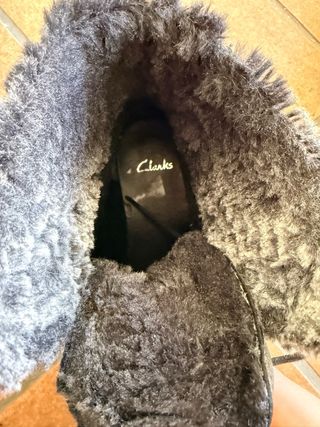 Botines Clarks negros piel forro pelo