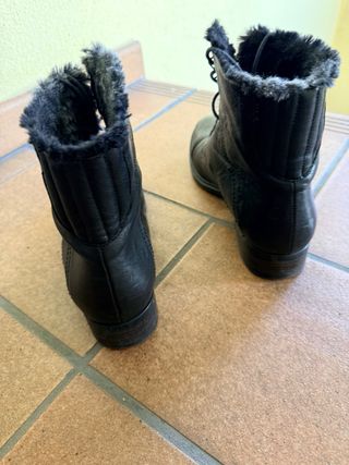 Botines Clarks negros piel forro pelo
