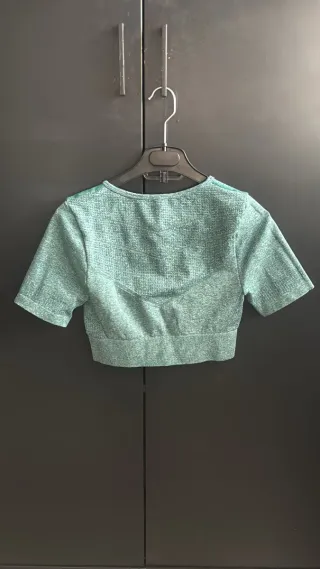 Conjunto mallas y camiseta verde