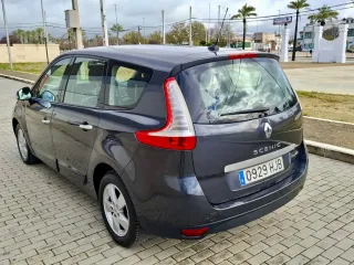 Renault Grand Scenic 2012
