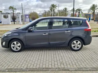 Renault Grand Scenic 2012